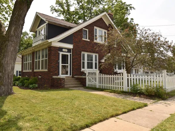 2837 Austin STREET, East Troy, WI 53120
