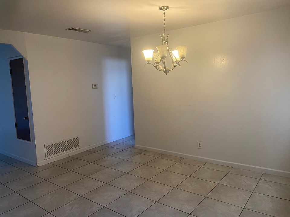 1st image of 1755 W Freestone Dr
