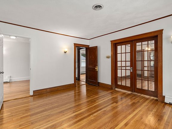 5th image of 38 Blenford Rd