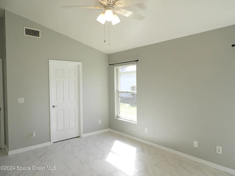 4825 47th Ct — Photo 20