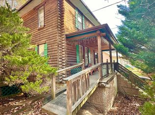 624 Roxbury St, Clifton Forge, VA 24422