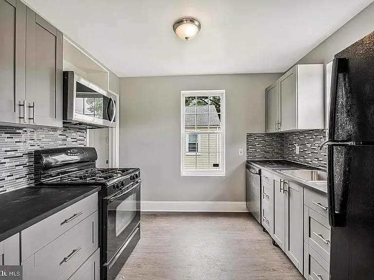 7508 Columbia Ave — Photo 9