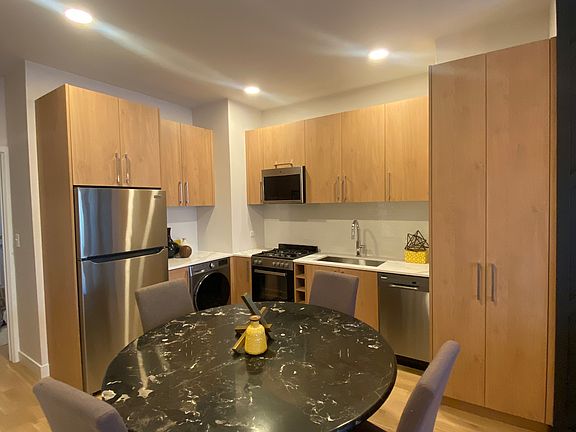 5th image of 1015 N California Ave #1N