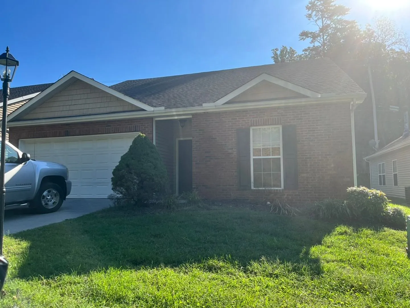 Charming One-Level 3BR Condo in Farragut — Photo 1