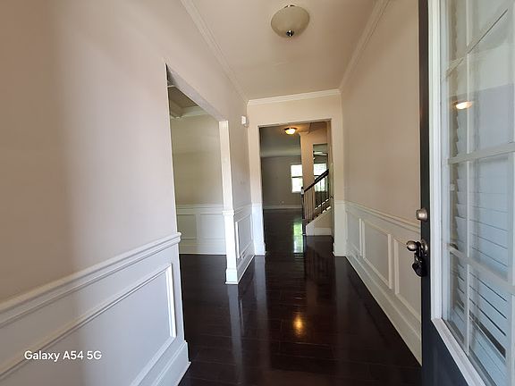 4th image of 1310 Newbridge Cir