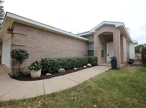 2nd image of 209 Port Ingleside Dr