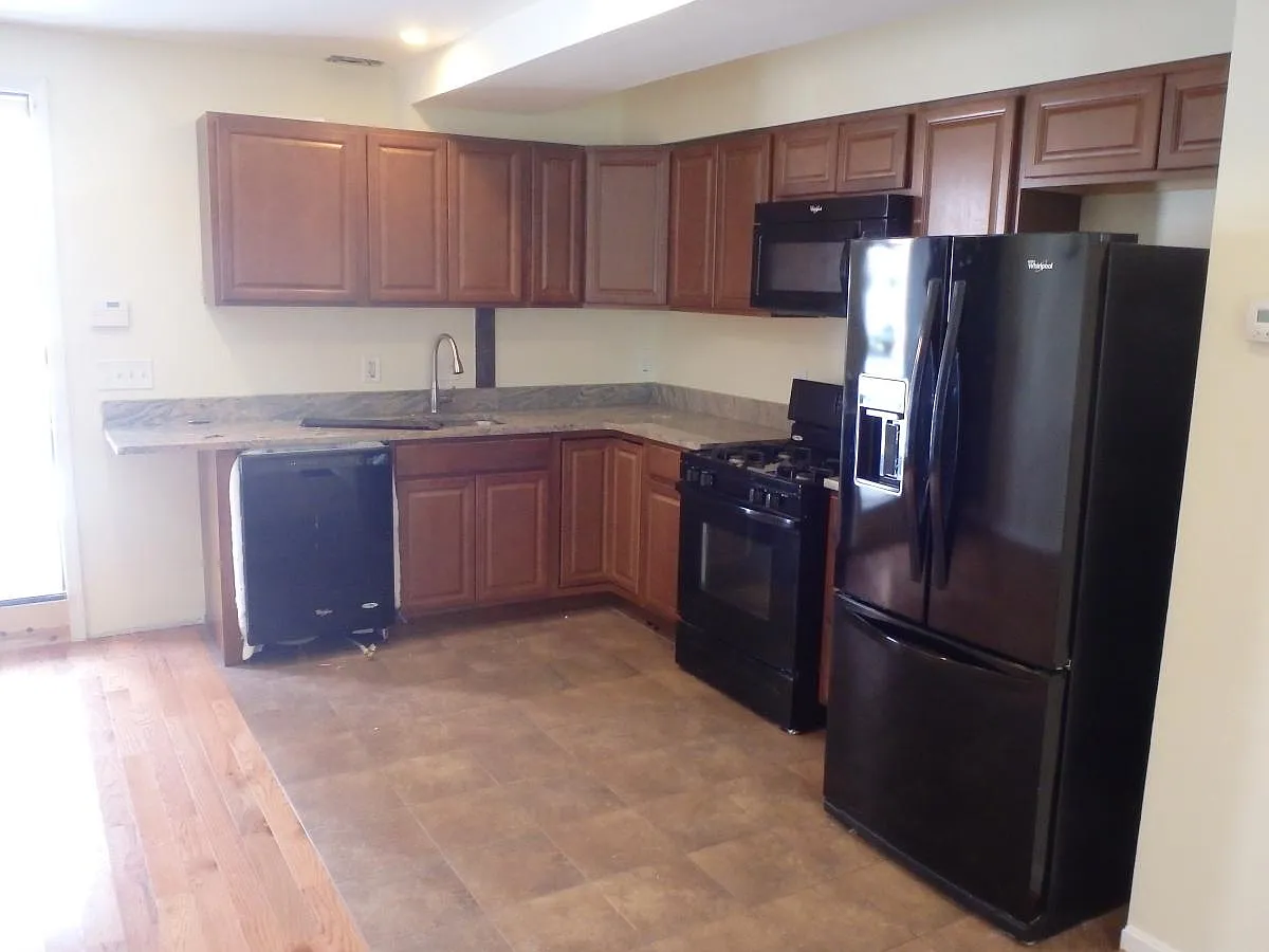 1304 Eutaw Place — Photo 2