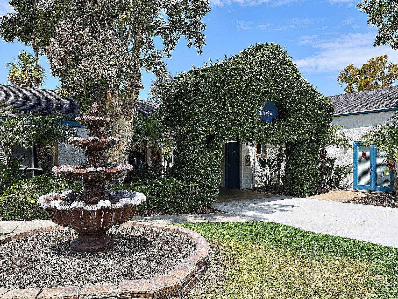 Mariposa — Photo 3