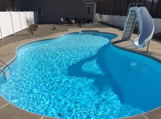 40 White Oak Dr, Colchester, CT 06415