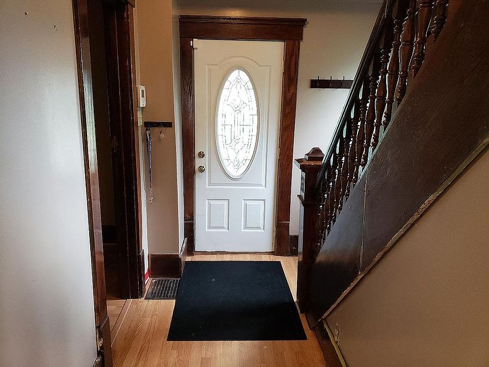 Front door entry way