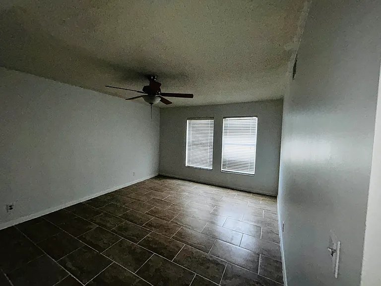 11983 Shakerwood Ln — Photo 39