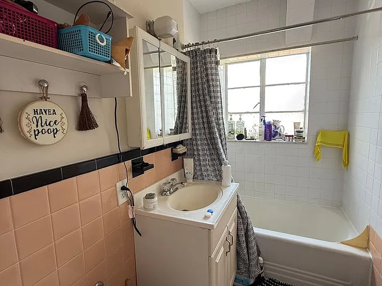 97 Strathmore Rd #10 — Photo 10