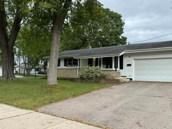 1517 Homberg Ln, Madison, WI 53716