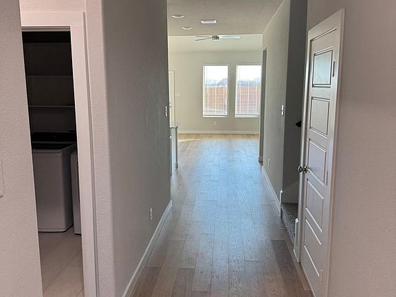 2nd image of 1101 Sunward Rd