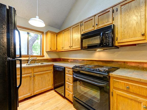 3rd image of 3082 Edison Ct #3082
