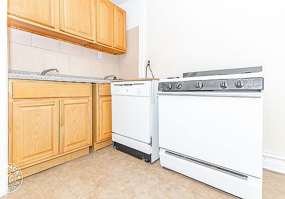 1st image of 377 Montgomery St #T48