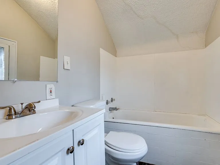 614 Madison Ave — Photo 13