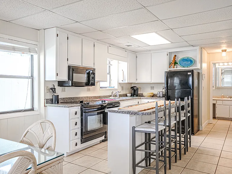 405 Dolphin St #B — Photo 14