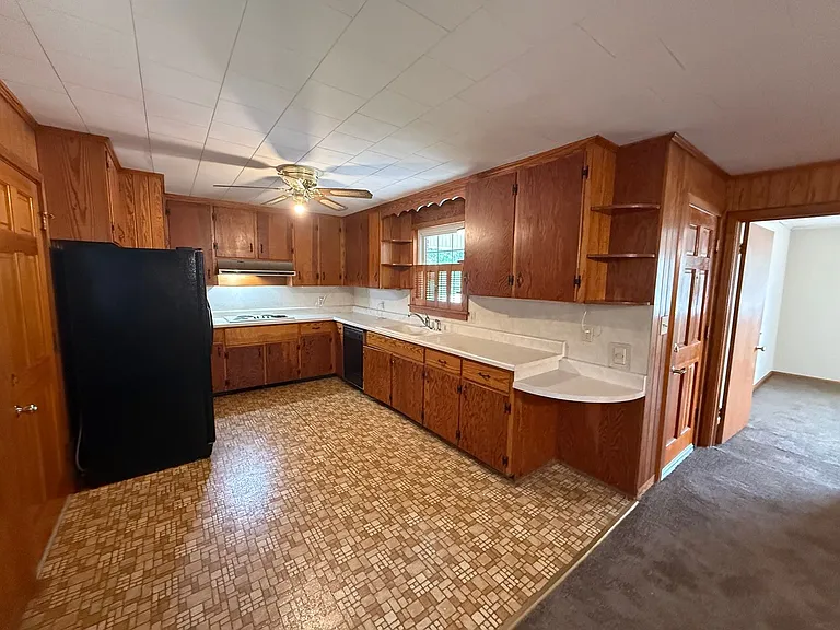 1010 Blount Ave — Photo 6