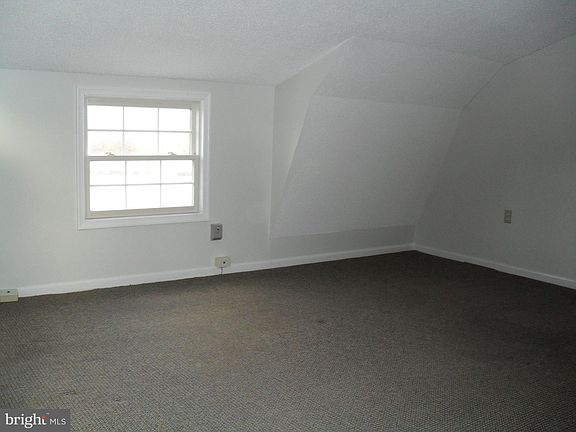 4th image of 1830 Millwood Pike