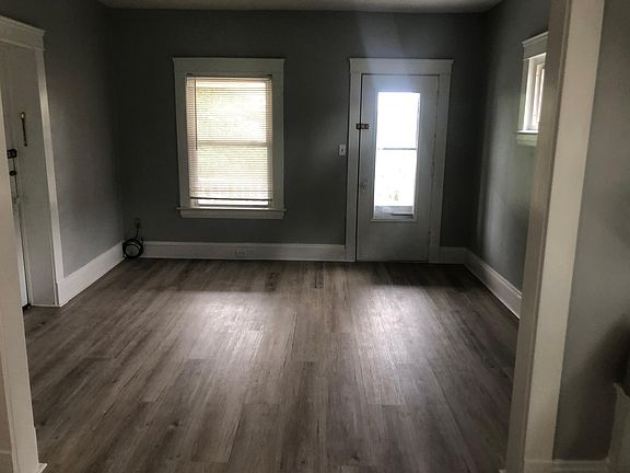 3rd image of 1462 Winton Ave #4