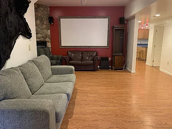 8 bed, 2856 sqft, $6,600 — Photo 4