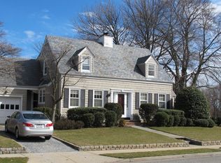 2325 Croydon Dr, Baldwin, NY 11510