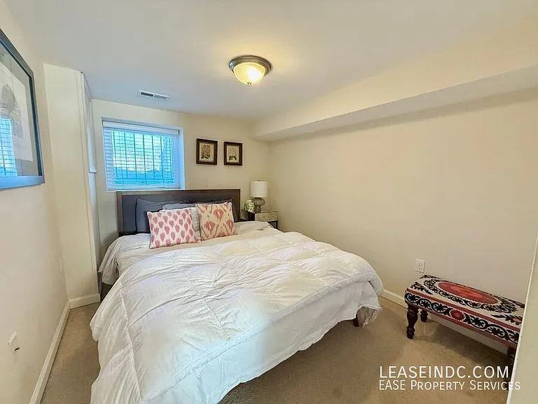 159 V St NE — Photo 30