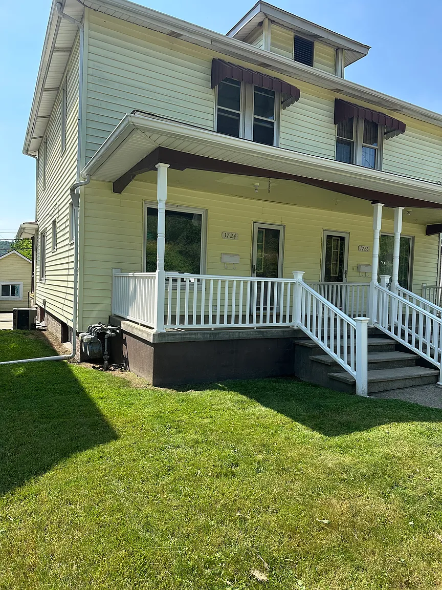 1724 Chester Ave #1724 photo 1