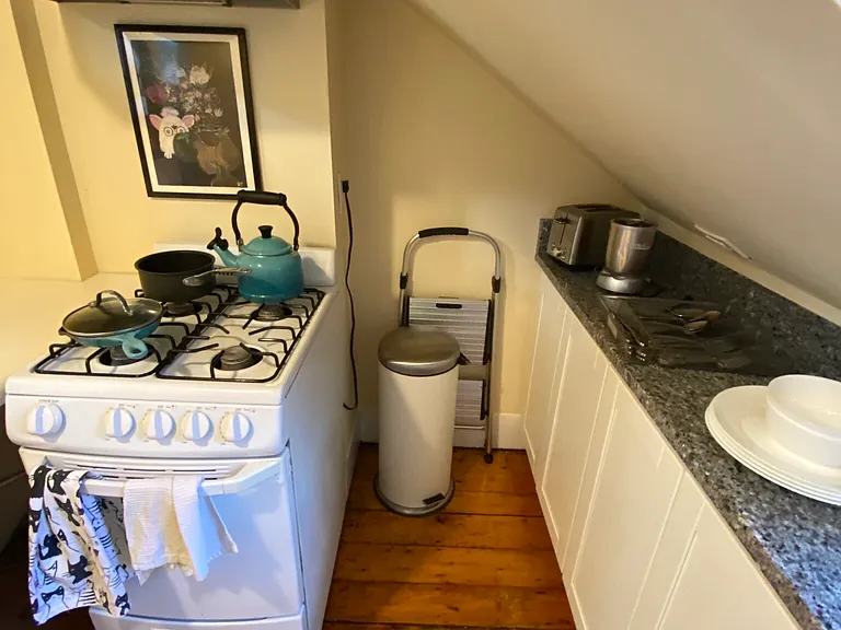 32 Irving St #4 — Photo 8