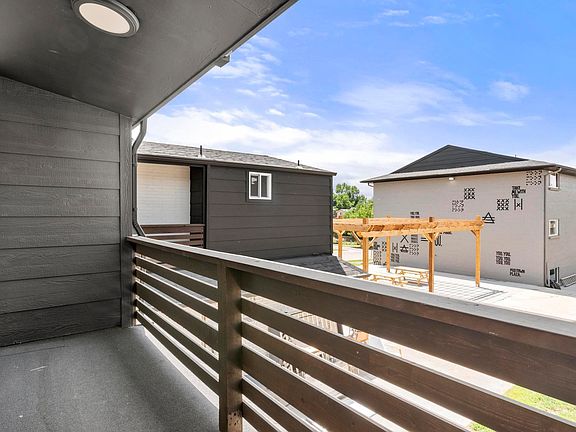 5th image of 1161 W 69th Ave #304