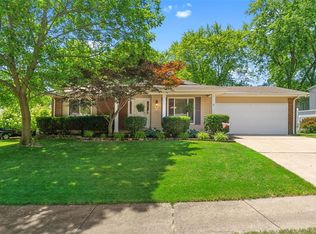 574 Goldwood Dr, Ballwin, MO