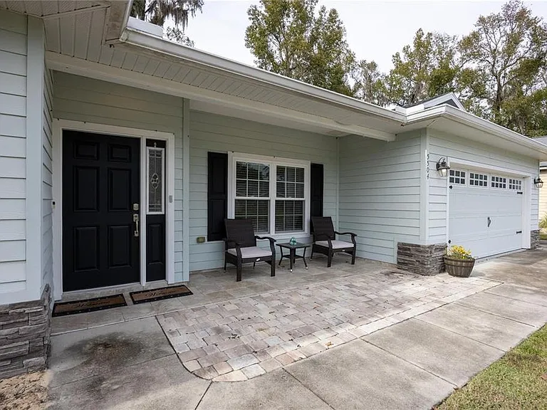 5504 NW 34th St — Photo 8