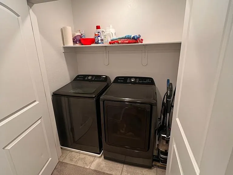 375 Yellow Finch Ln — Photo 17