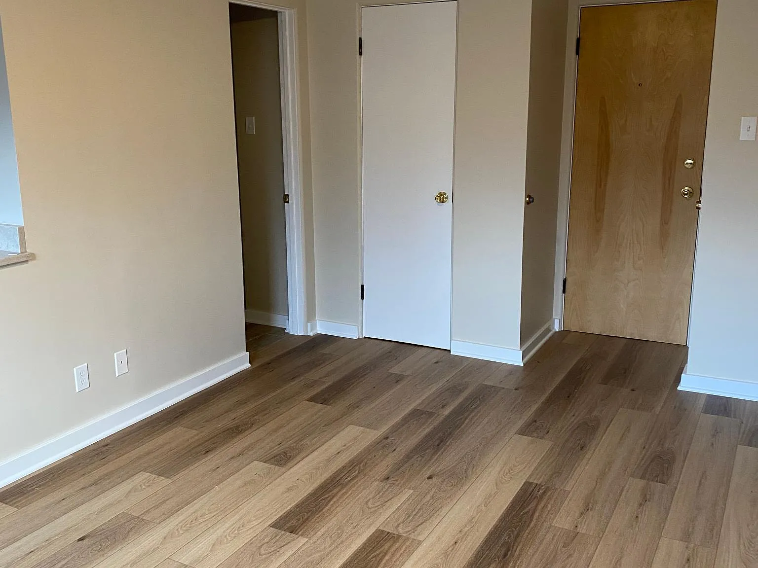 Studio, 400 sqft, $1,150 — Photo 4