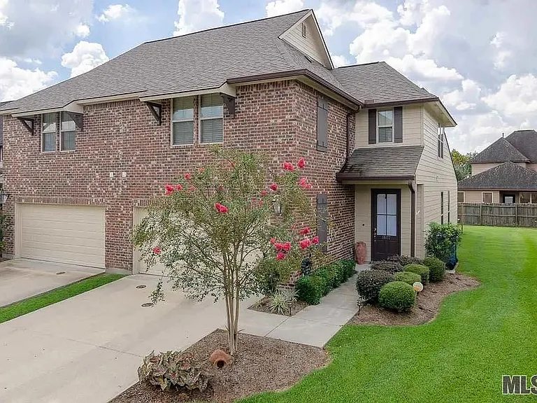 18177 Pinehurst Dr — Photo 1