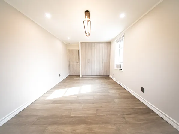 2531 East 7th Street image 24 of 37