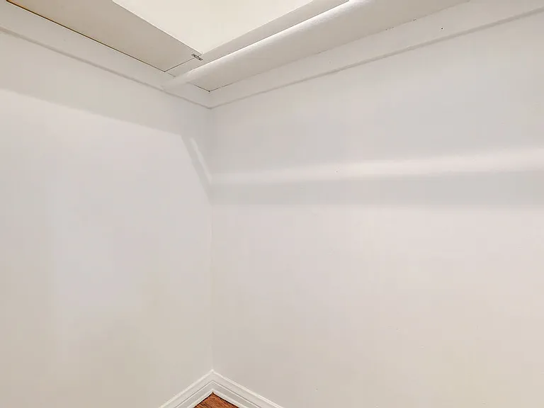 3368 Rowena Ave — Photo 18