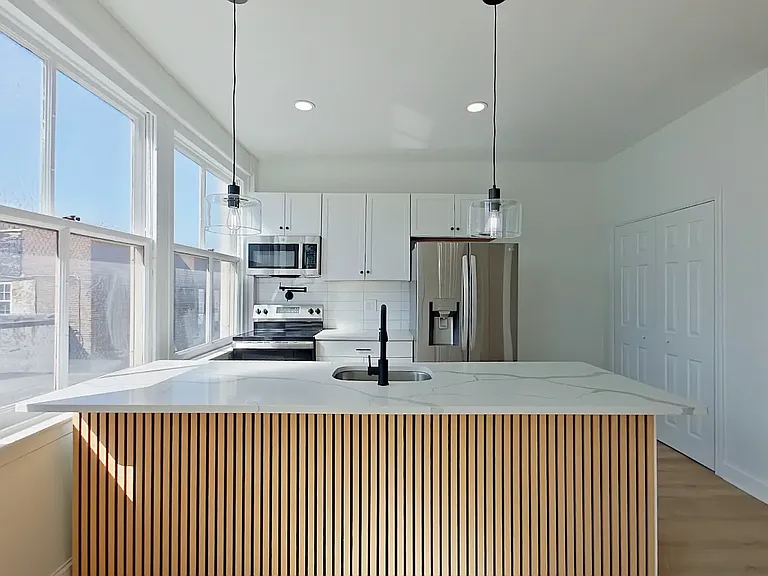 148 Barrett St — Photo 24