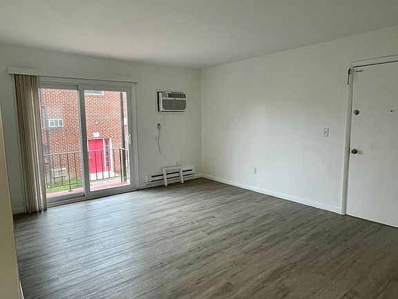4th image of 4460 Milton Ave APT 16