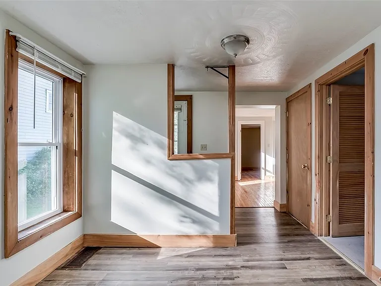 544 S Mechanic St — Photo 18