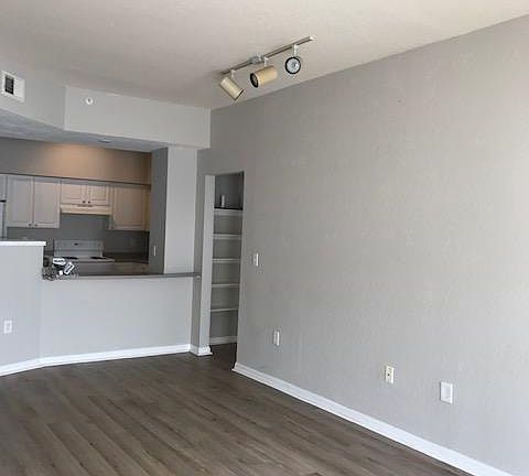 5th image of 501 S Moody Ave Unit 1116