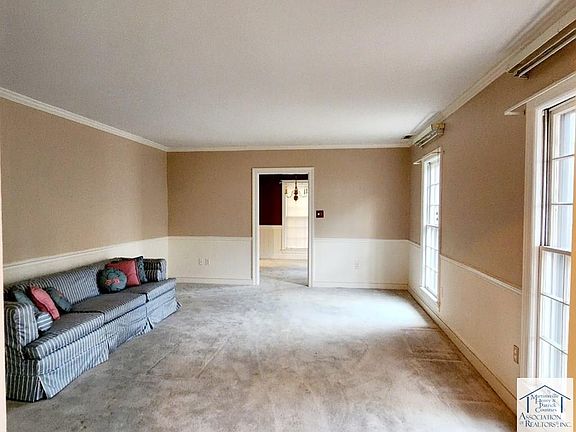 3rd image of 1002 River Forest Pl