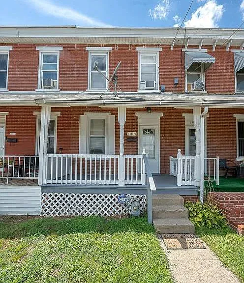1016 Hill St — Photo 4