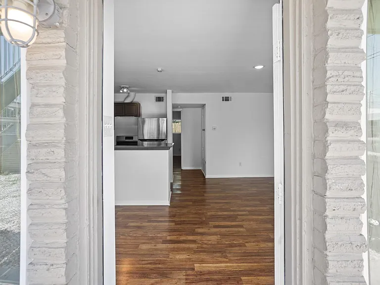 1408 Hughes St #15 — Photo 3