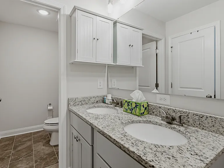 291 Burnside Dr — Photo 31
