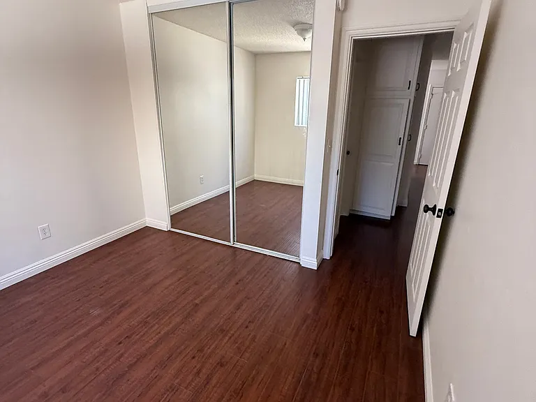 4495 Clairemont Dr #1 — Photo 5