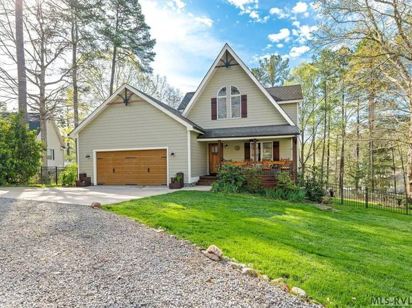 806 Hawtree Way, Boydton, VA 23917