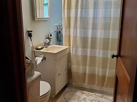 2nd image of 625 Wyatt Ave