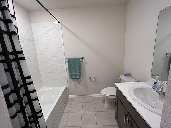 5th image of 901 Cottonwood Way